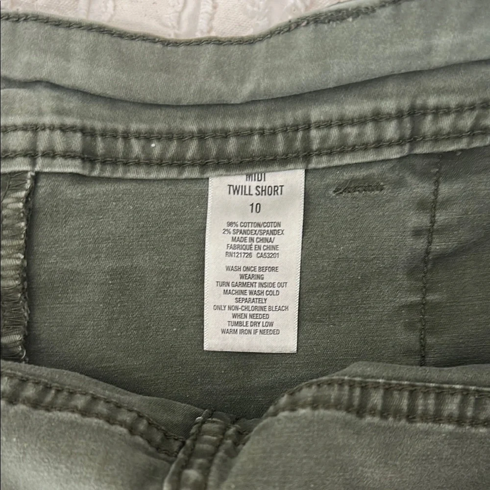 Aeropostale Olive Green Women's Shorts - Picture 4 of 4